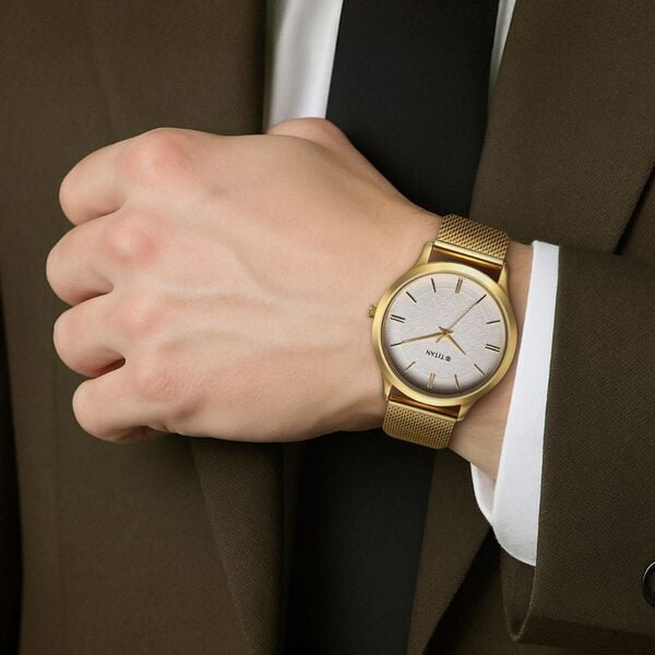 Titan 1825YM11 Men White Dial Gold Stainless Steel Quartz Analog Watch