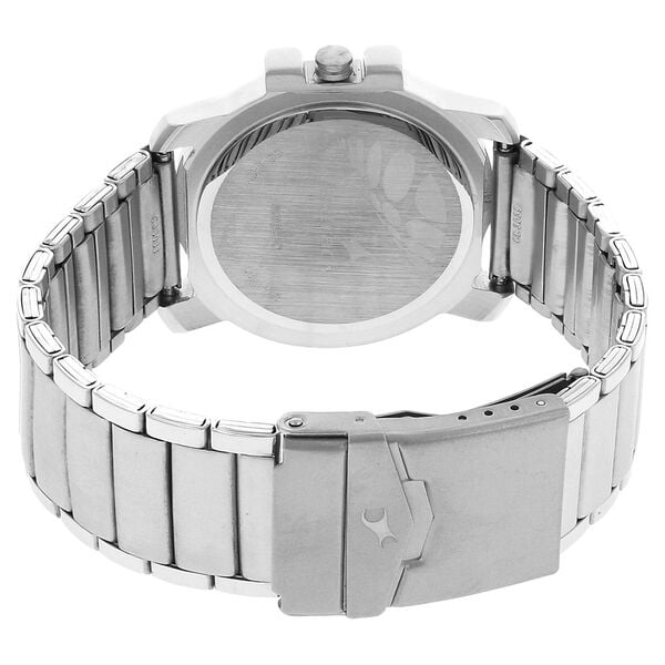 Fastrack 3039SM08 Analog Quartz Men Watch – Black Dial, Silver Stainless Steel Strap, Mineral Glass, Bold Casual Style