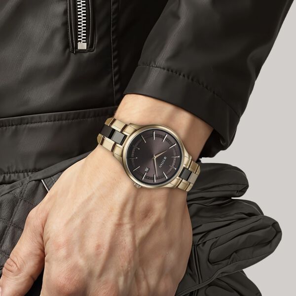 Titan 90142KD02 Men’s Grey Dial Slim Ceramic-Fusion Analog Watch with Two-Tone Metal Strap