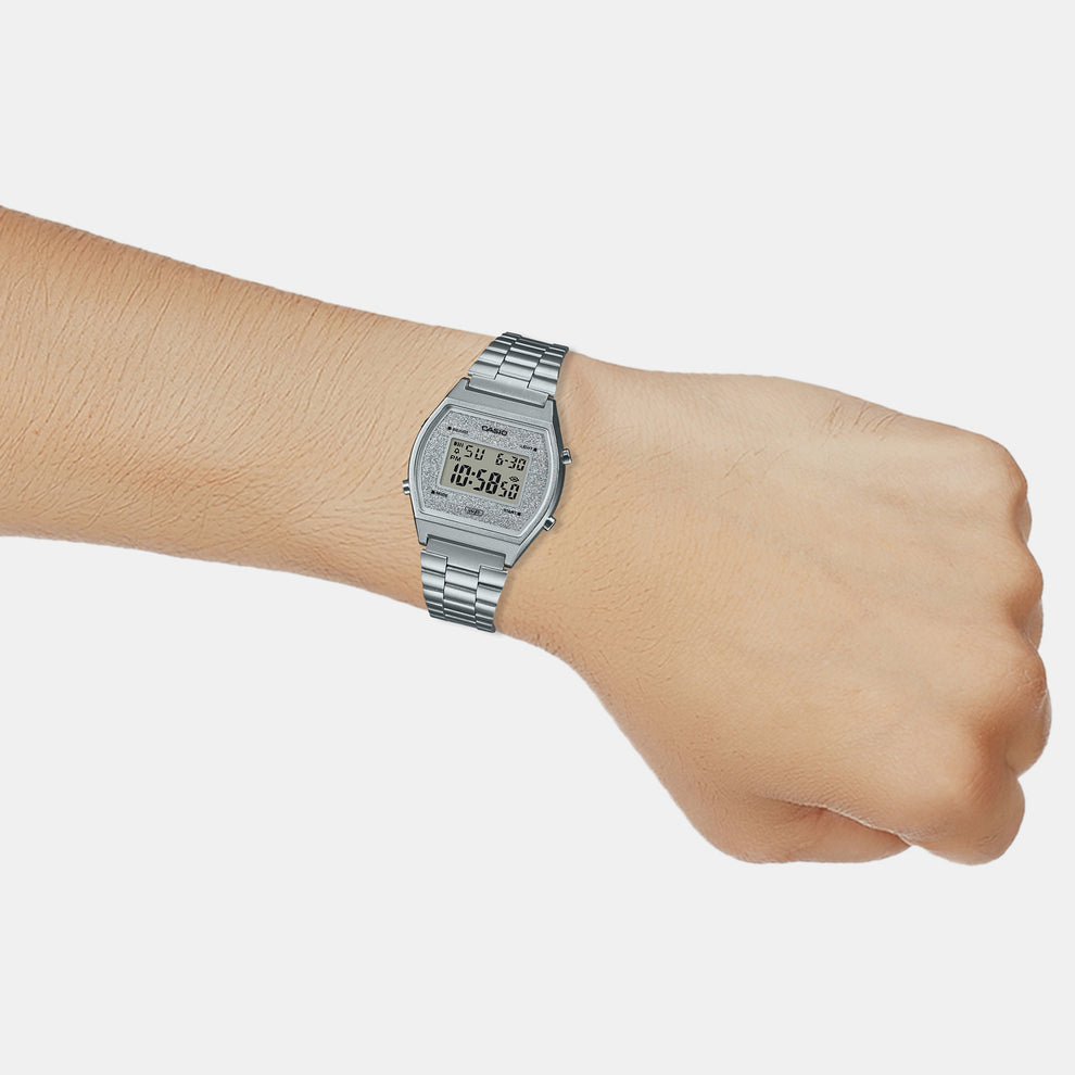 Casio D186 Vintage Unisex Quartz Digital Watch with Silver Dial, Silver Stainless Steel strap