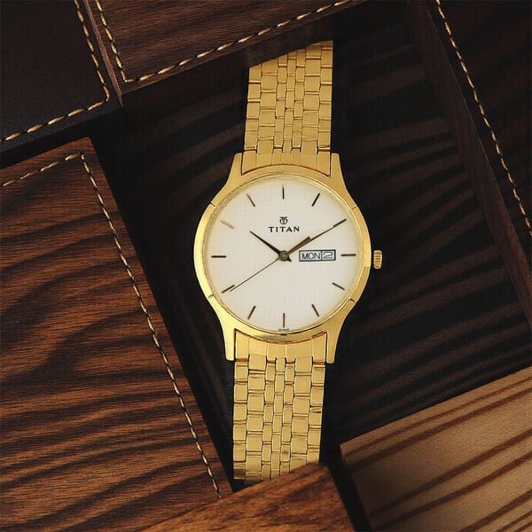 Titan 1636YM01 Men Silver Dial Gold-Tone Stainless Steel Strap Quartz Watch