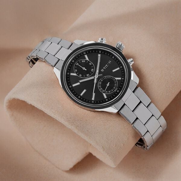 Titan 1733KM01 – Men’s Multifunction Stainless Steel Watch with Anthracite Dial & Silver Strap