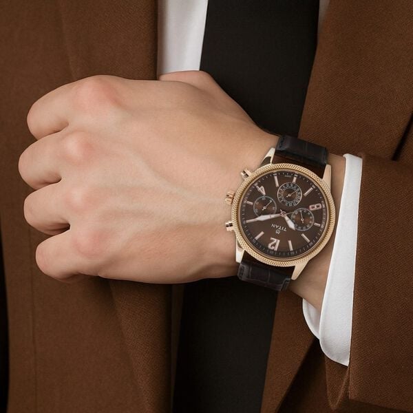 Titan 1734WL01 Men Brown Dial Leather Strap Quartz Multifunction Watch