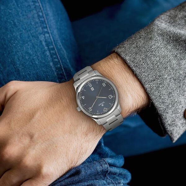 Titan 1770SM03 Men’s Blue-Dial Analog Watch with Silver Stainless Steel Strap