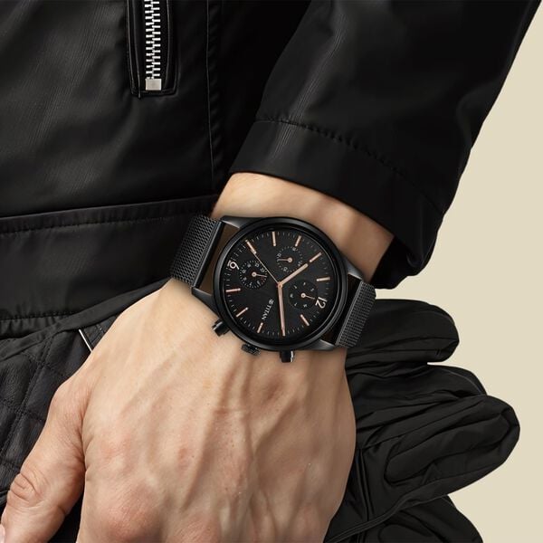 Titan 1805NM05 Men’s Black-Dial Day & Date Stainless Steel Watch