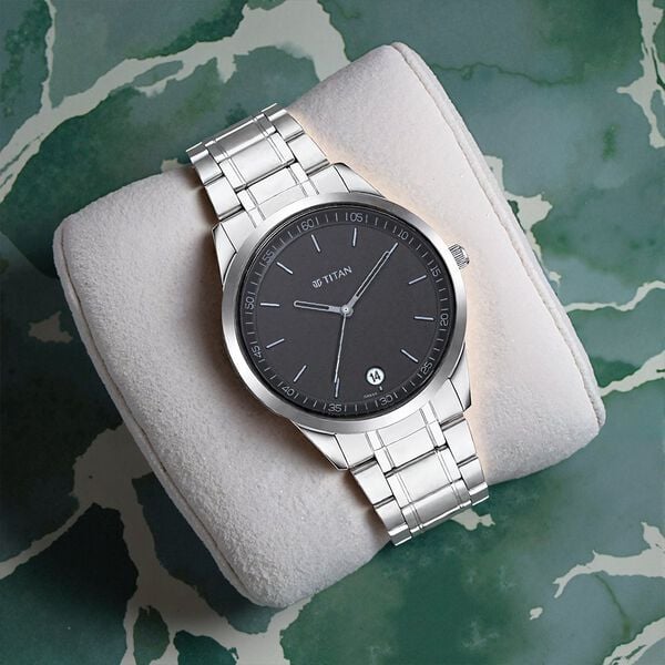 Titan 1806SM02 Men’s Black Dial Quartz Analog Date Silver Metal Strap Watch