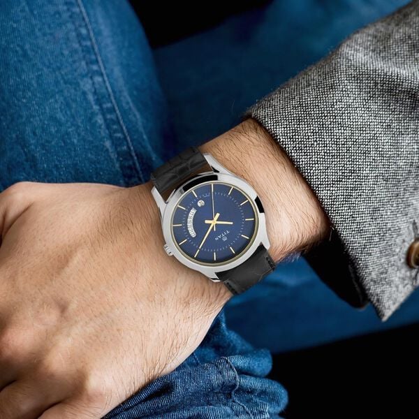 Titan 1823SL01 Blue Dial Black Leather Strap Men’s Analog Watch