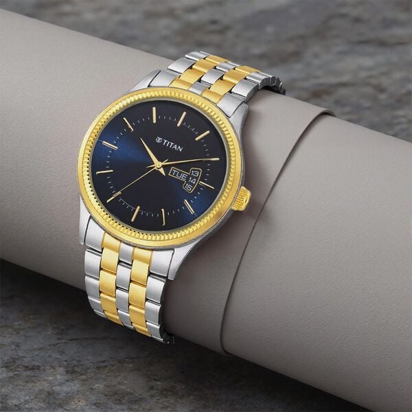Titan 1824BM03 Men Black Dial Leather Strap Quartz Watch