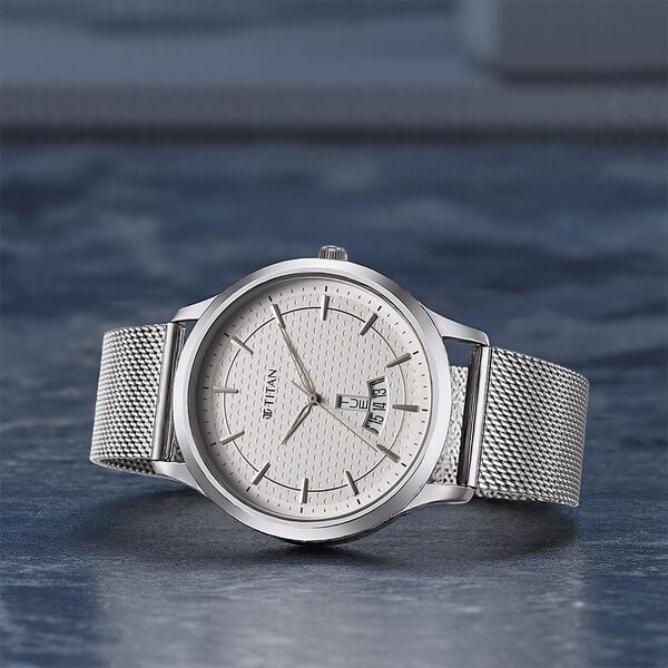 Titan 1825SM10 Men’s Quartz Analog Stainless Steel Watch withSilver Dial & Silver Strap