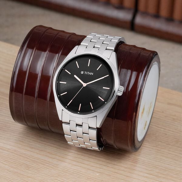Titan 1866SM01 Men Black Dial Stainless Steel Strap Quartz Watch