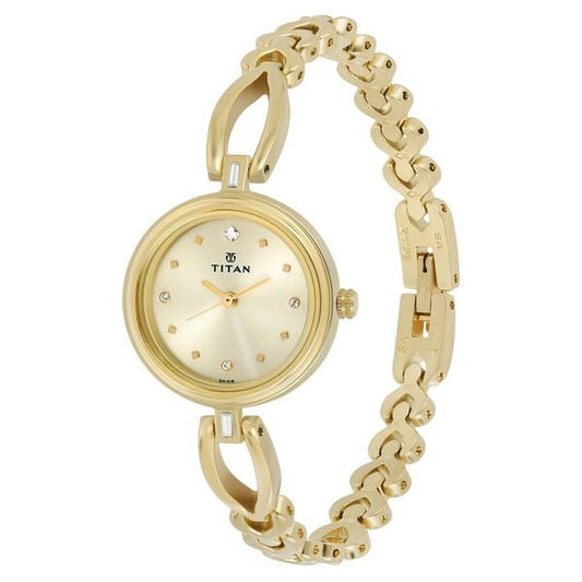 Titan 2601YM02 Champagne Dial Analog Quartz Stainless Steel Women’s Watch – Golden Band, Round Case, Jewellery Clasp