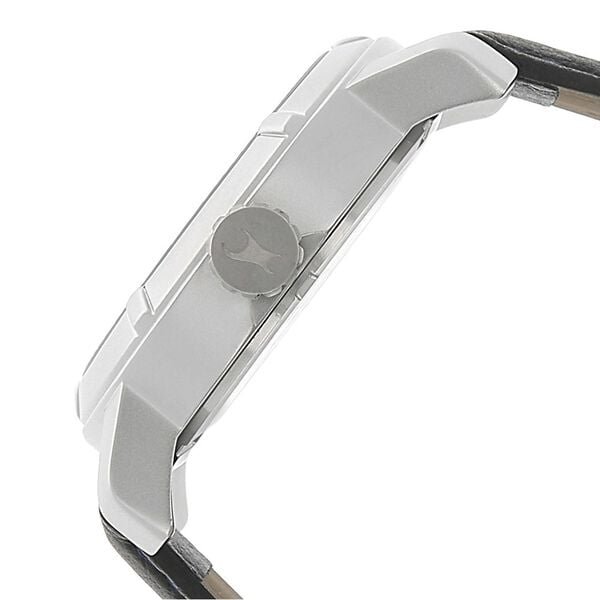 Fastrack 3021SL05 Men’s Quartz Blue Dial Analog Watch with Black Leather Strap