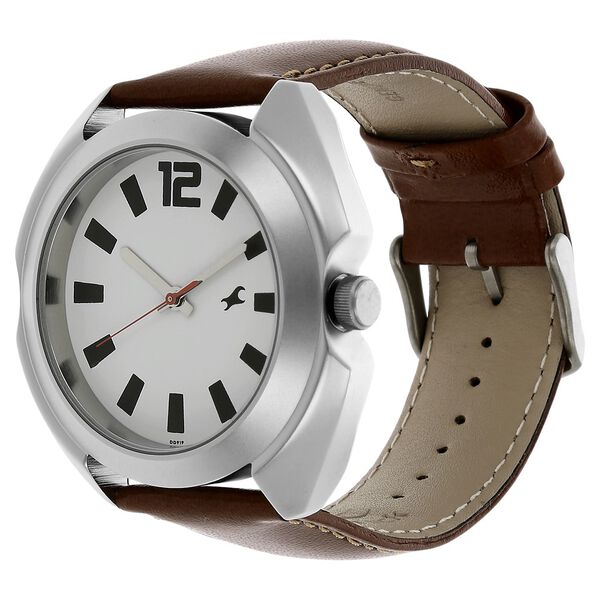 Fastrack 3117SL01 Analog Quartz Men’s Watch | White Dial | Brown Leather Strap | Round Case | Mineral Glass | 50 m Water Resistant