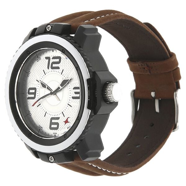 Fastrack NP38017PL02 side profile showing round case