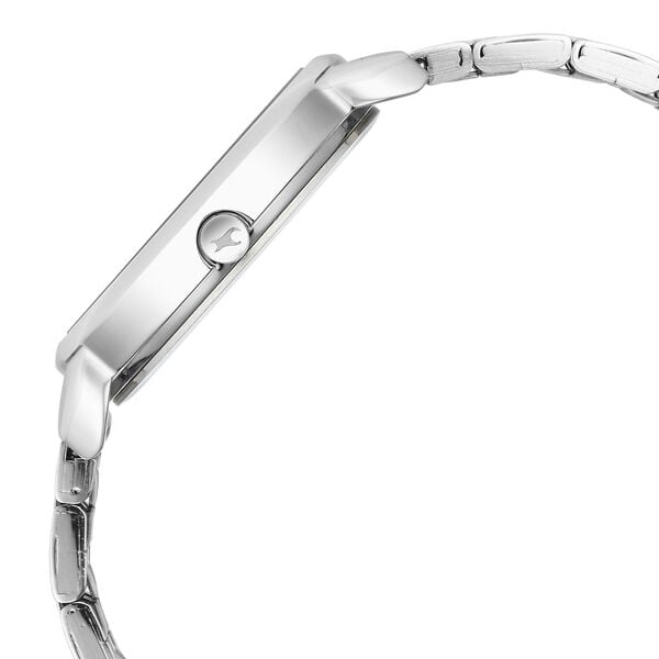 Fastrack 6282SM02 Women’s Quartz Blue Dial Analog Watch with Silver Metal Strap