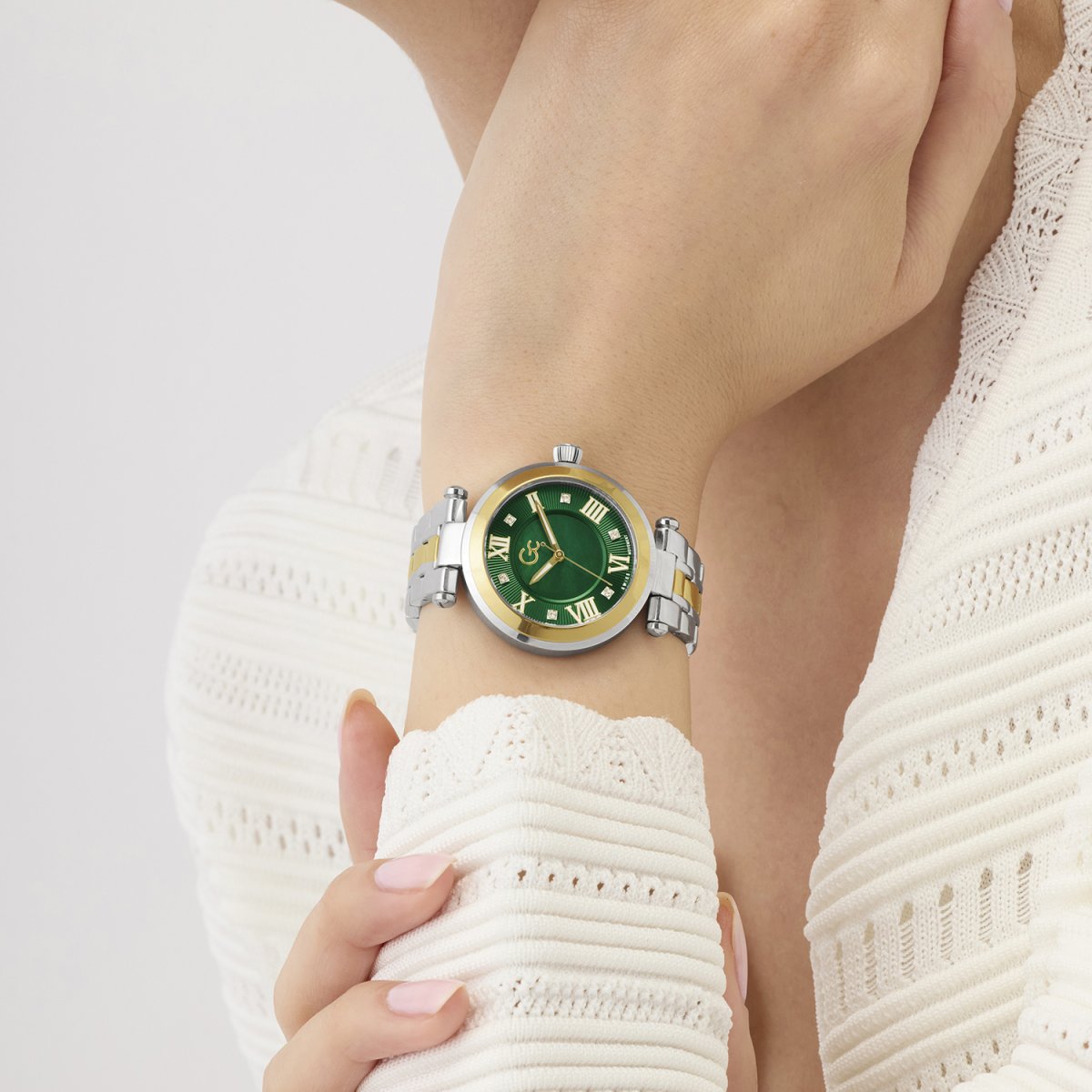 Gc Z63004L9 TopChic Mid Size Women's Swiss Made Green Mother of Pearl Analog Watch