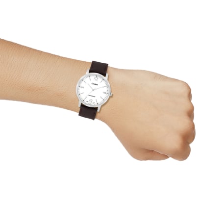 Casio A2440 Enticer Men’s Quartz Analog Watch with Black Dial, Brown Leather Strap